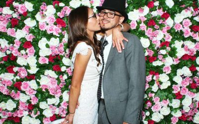 Kissing Booth – Valentine’s Day Photo Booth Rental Ideas